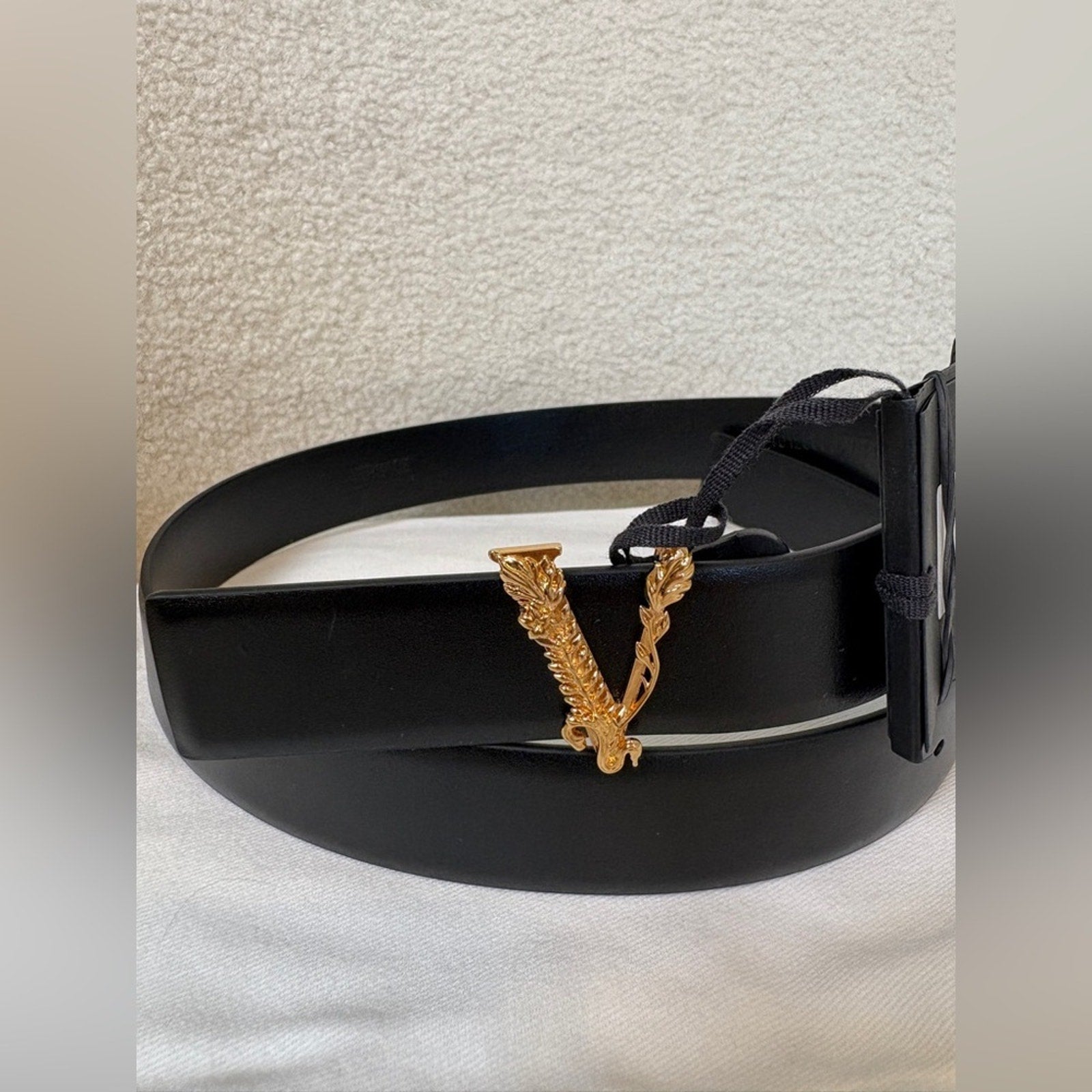 Black virtus Logo belt