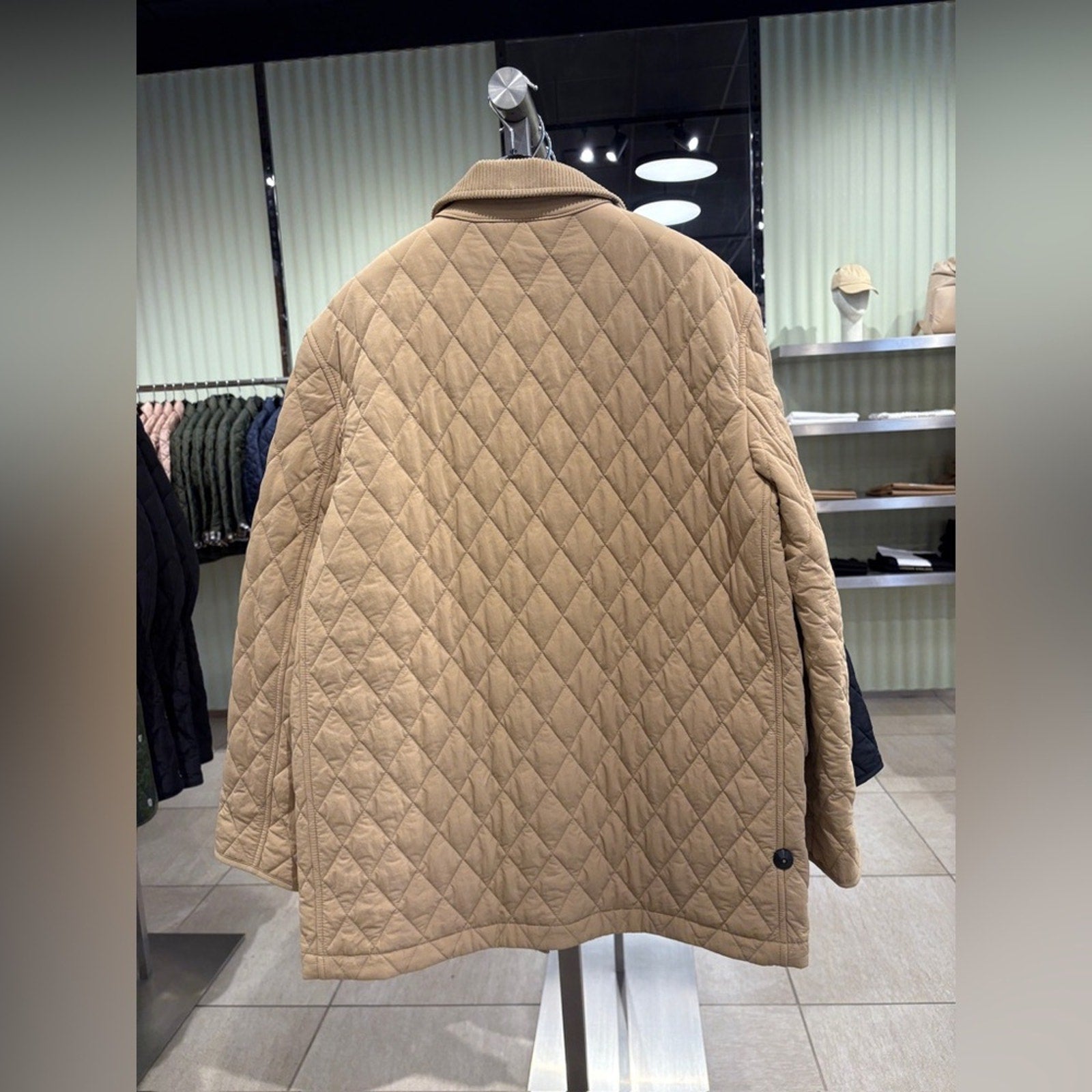 Burberry quilted puffer jacket Beige
