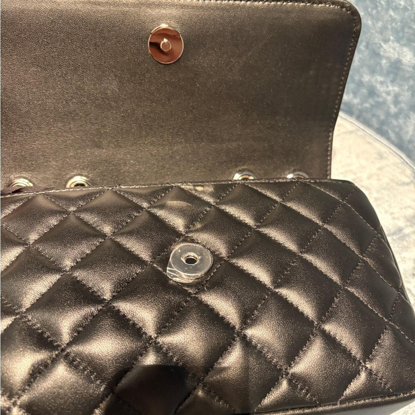 Black Medusa icon Quilted Chain Shoulder Bag