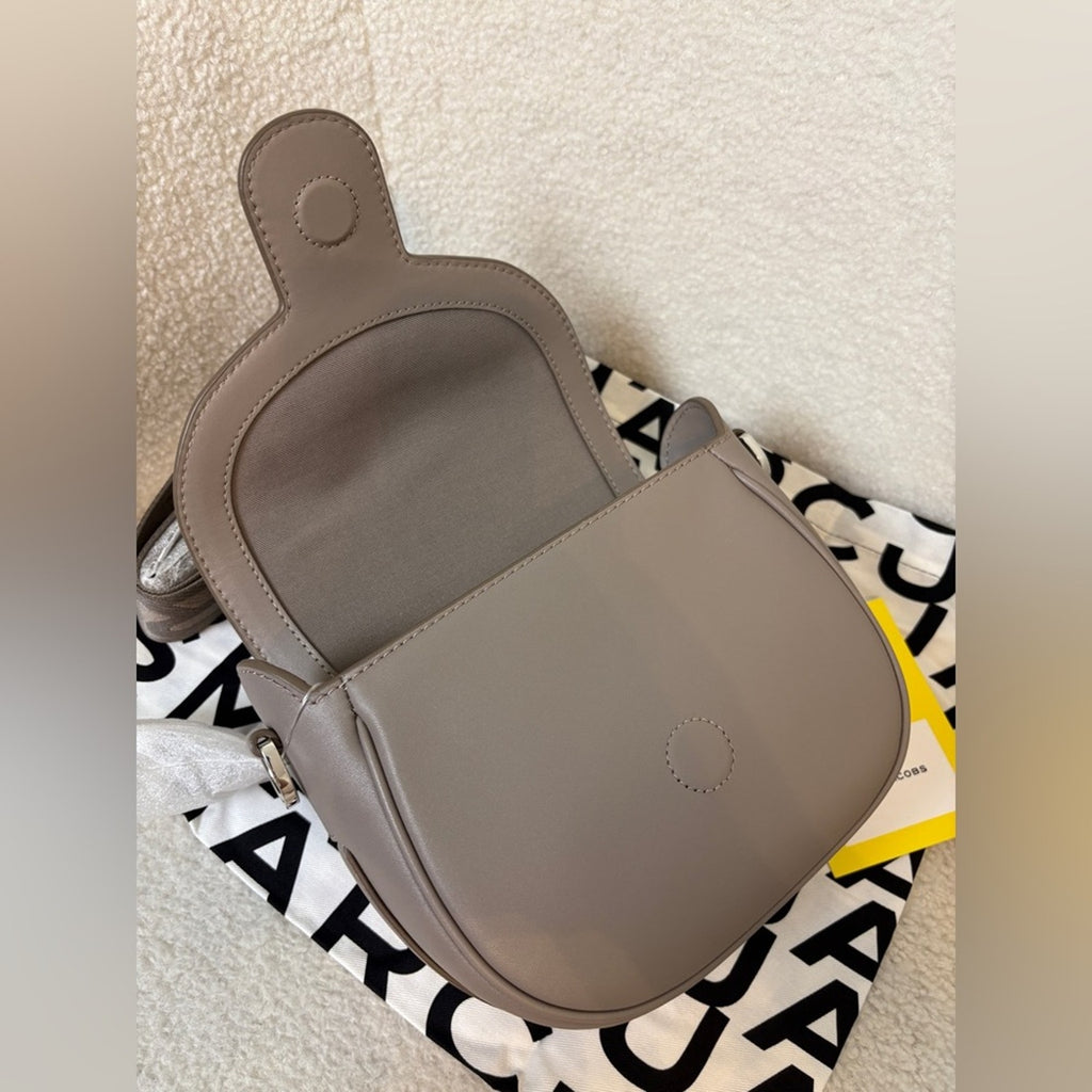 Marc Jacobs Covered J Marc Saddle Bag grey