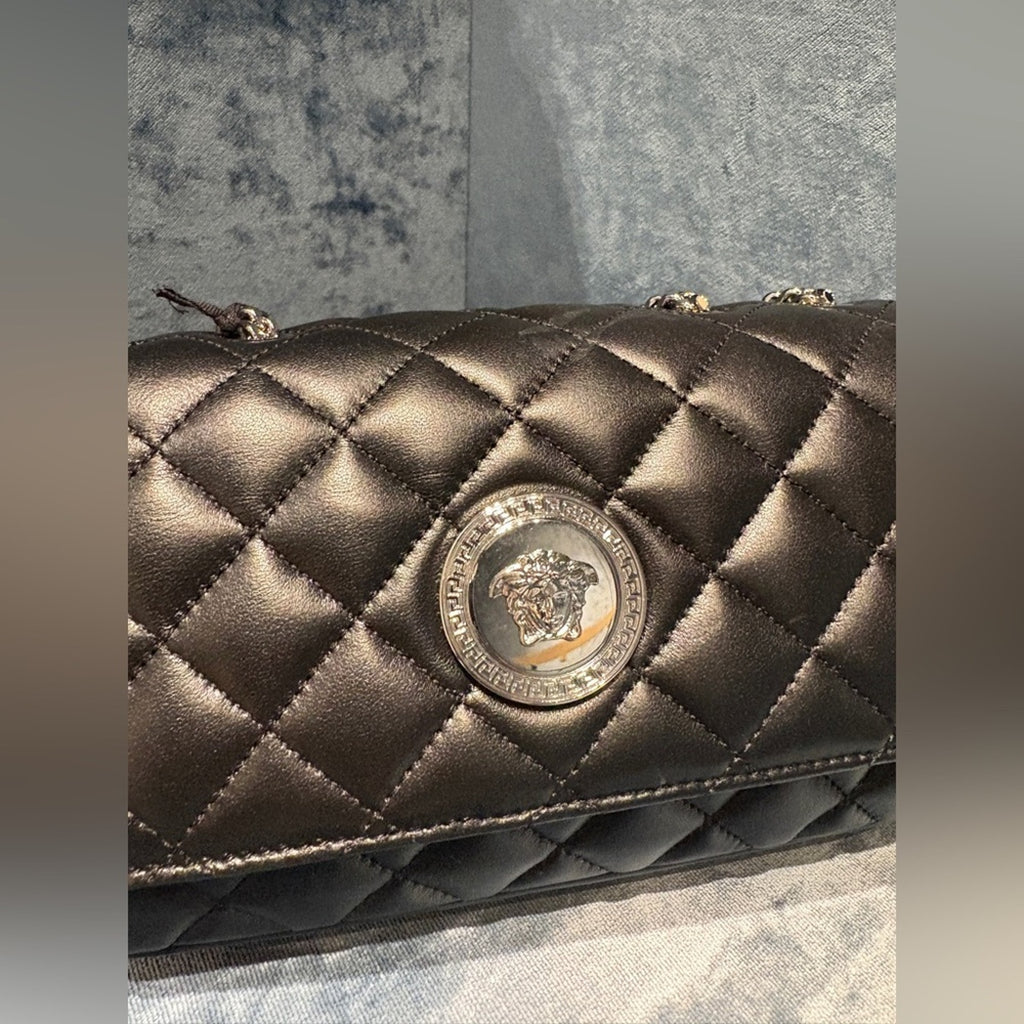 Black Medusa icon Quilted Chain Shoulder Bag medium