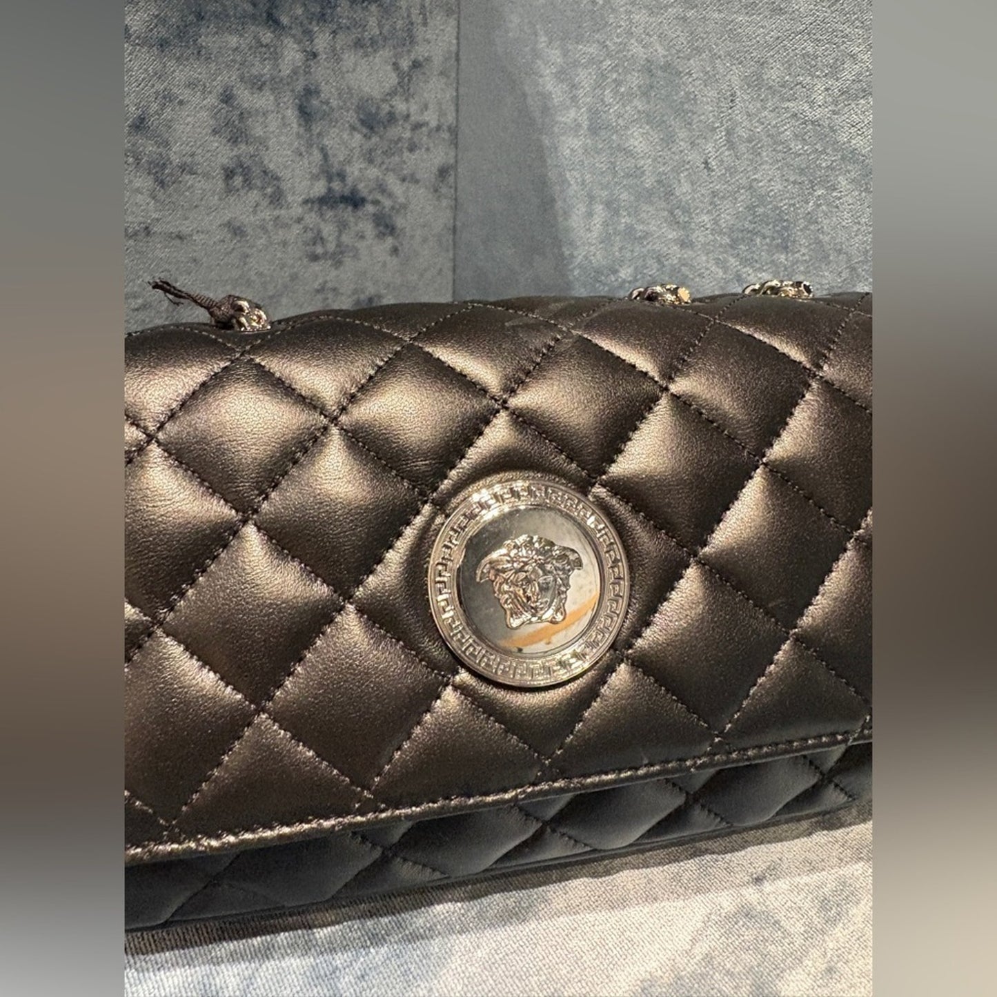 Black Medusa icon Quilted Chain Shoulder Bag