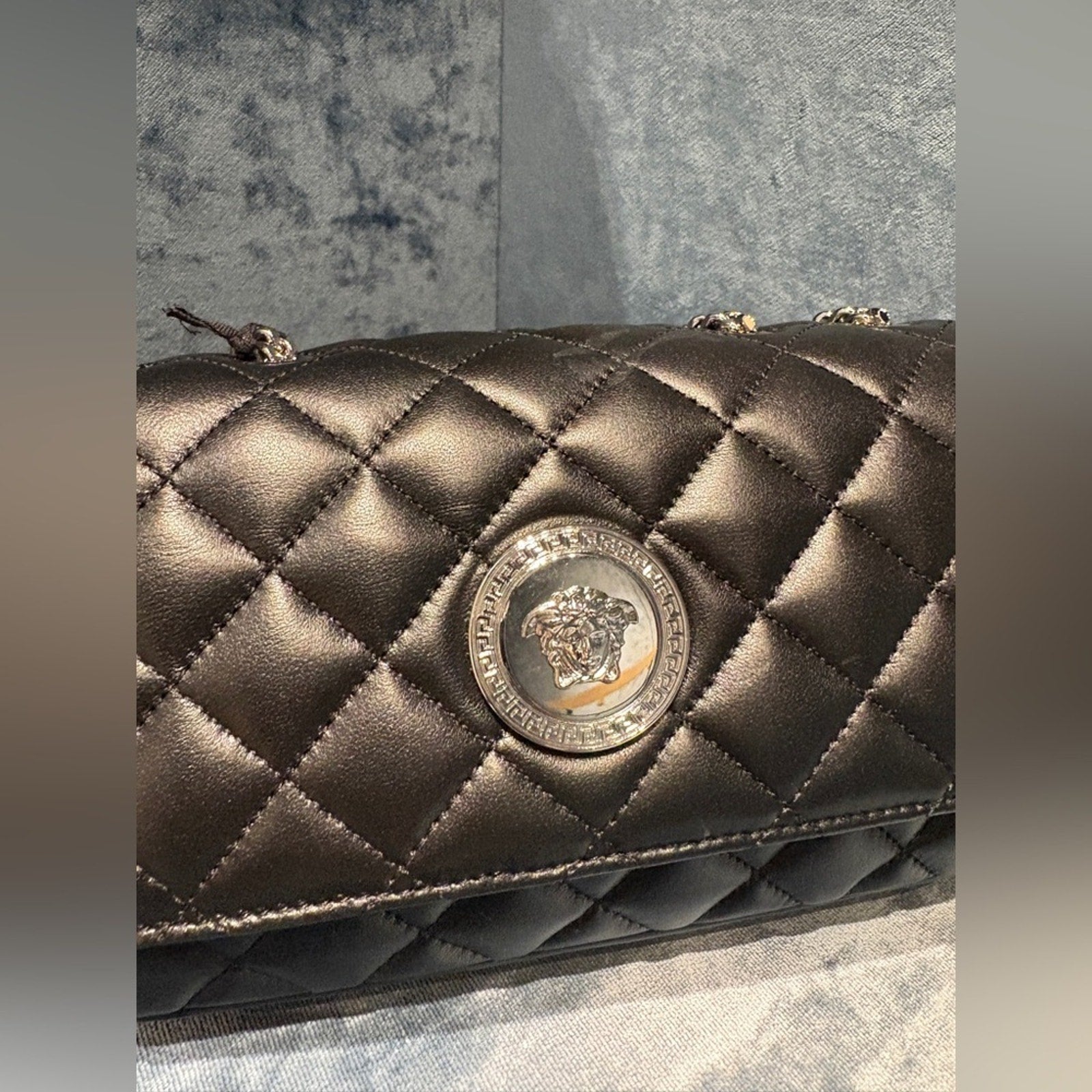 Black Medusa icon Quilted Chain Shoulder Bag medium